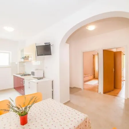 Apartament Niki Kampor