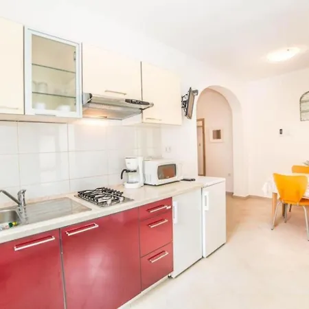 Niki Apartment Kampor